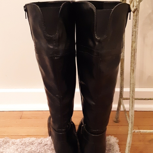 Boots - Picture 4 of 4